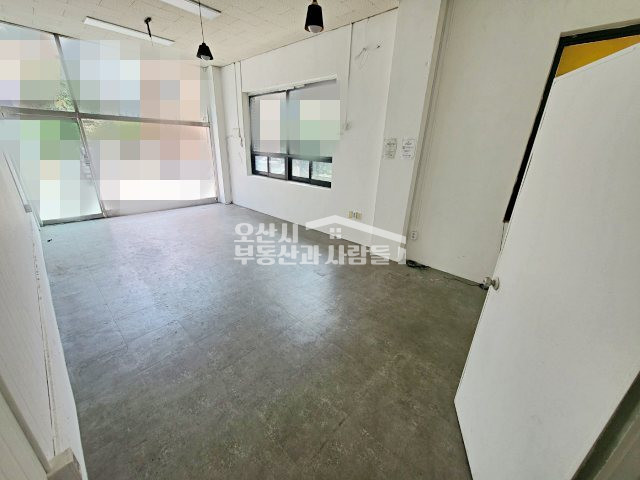 경기 오산시 궐동 궐동등기소부근 저렴한 1층상가. 앞뒤출입문, 외부전용화장실 월세 매물번호 10371 사진 2