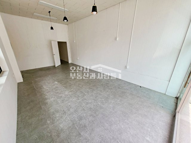 경기 오산시 궐동 궐동등기소부근 저렴한 1층상가. 앞뒤출입문, 외부전용화장실 월세 매물번호 10371 사진 4