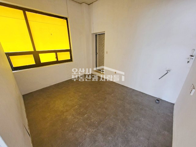 경기 오산시 궐동 궐동등기소부근 저렴한 1층상가. 앞뒤출입문, 외부전용화장실 월세 매물번호 10371 사진 6