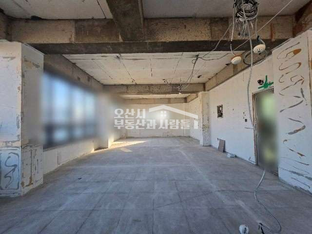 경기 오산시 궐동 670-8 오산시일반상가월세_대호초등학교 정문 앞 학세권, 전용 약 55평의 넓은 공간 월세 매물번호 10587 사진 1